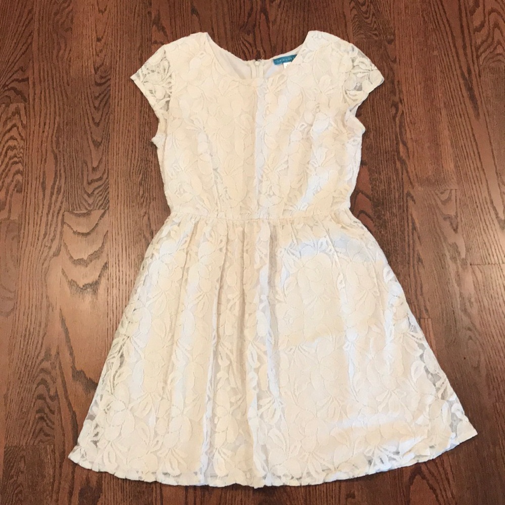 Pim & Larkin Lace Capsleeve Dress